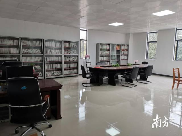 目前，連州市檔案館新館已建成使用，并已對外開放社會查閱服務。