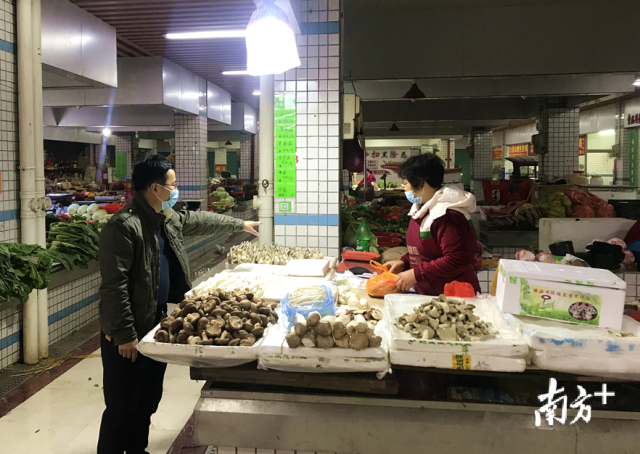 強(qiáng)化市場(chǎng)監(jiān)管，建立整改臺(tái)賬，發(fā)現(xiàn)一處，整改一處，銷號(hào)一處。