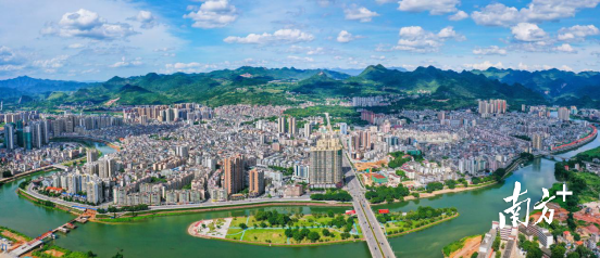 俯瞰連州城。曾亮超 攝