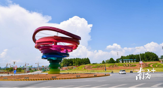 高速出口新貌。曾亮超 攝