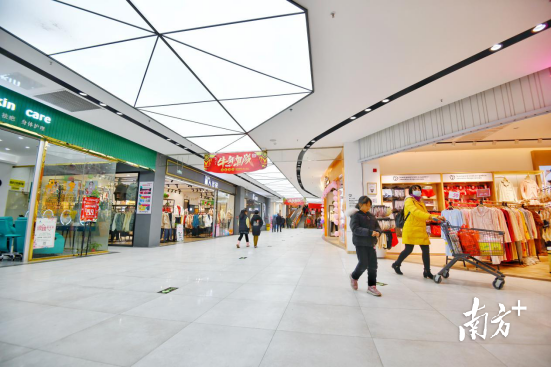 商貿(mào)繁榮。曾亮超 攝