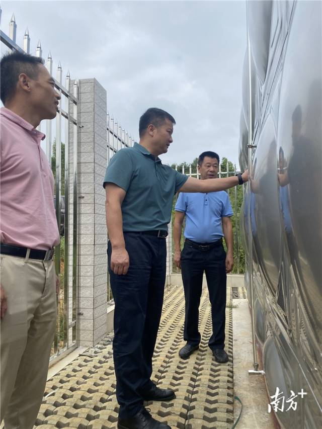 查看農(nóng)村集中供水提質(zhì)提標工程建設(shè)情況。