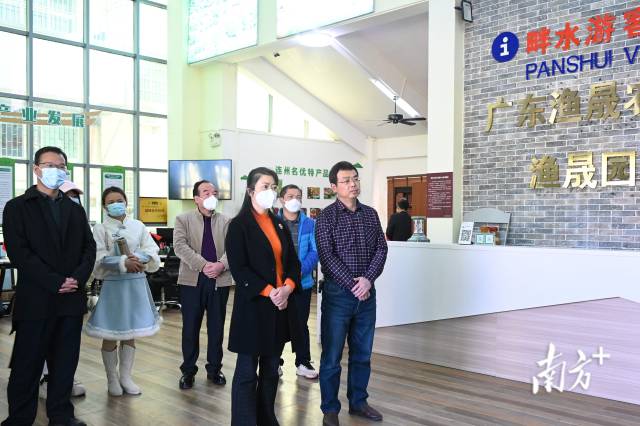 參觀畔水漁晟園。張曉欣 攝